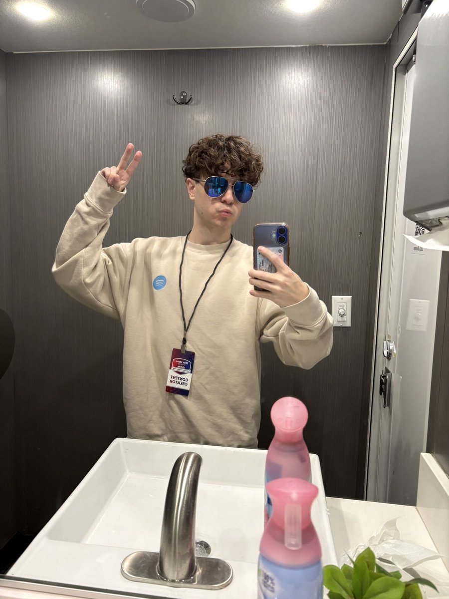 Derek Fry tweet media