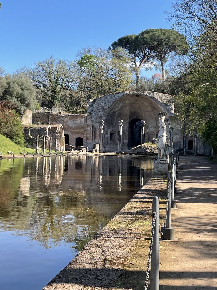 roberto_rlnrrt's tweet photo. Un imperiale we pasquale a Roma e dintorni: Villa Adriana e Villa Torlonia. https://t.co/V4YSQzyYlR