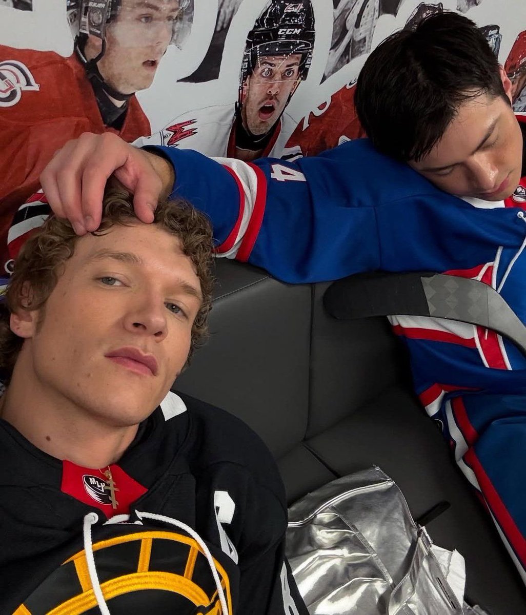 vivi⁷ 🏒 tweet media