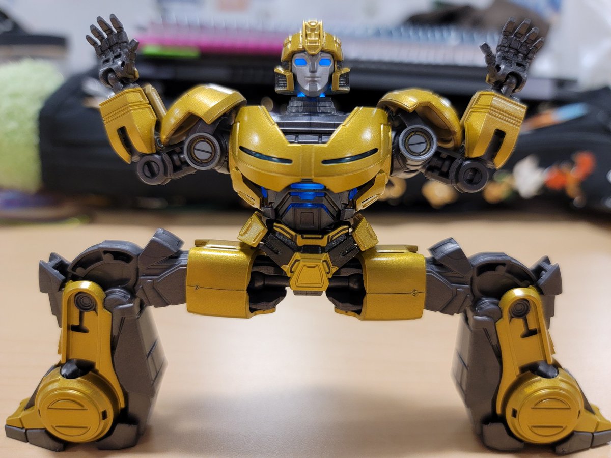 gey_weird0's tweet image. Look at this loser #transformers #b127 #tfone