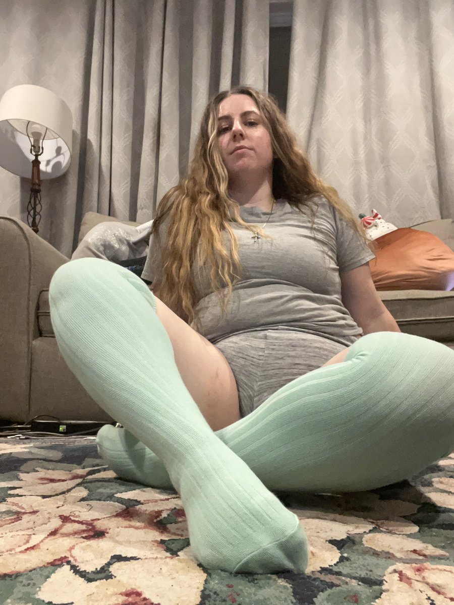 goddessoftheuggs tweet media