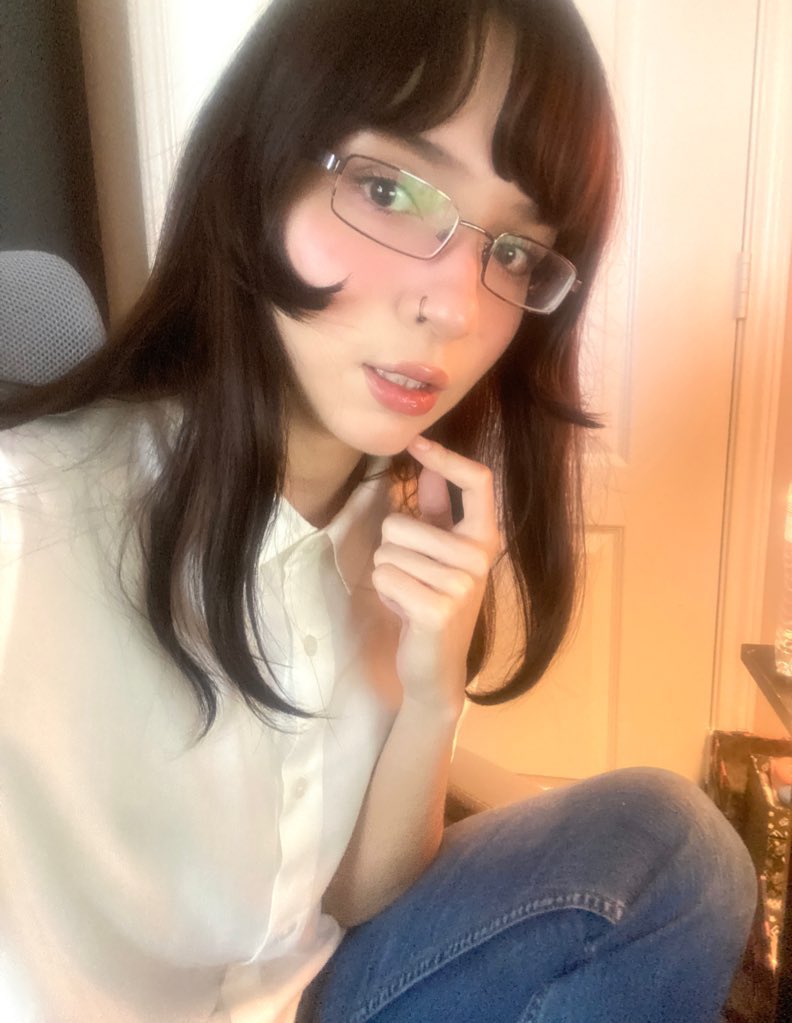 Mr. Biscuit tweet media