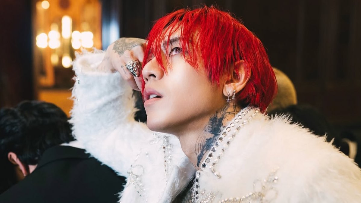 ℝ𝔼𝕍𝔸ℕ tweet media