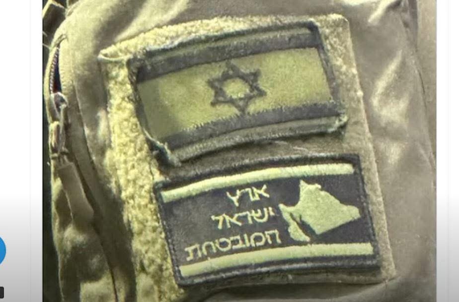 𝔏𝔞𝔯𝔯𝔶 tweet media