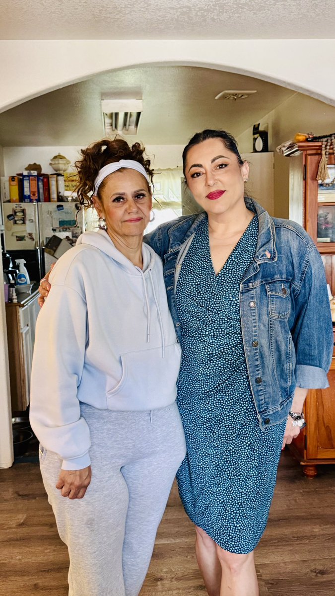 CHIPLE, CHULA Y CABRONA💛🐝 tweet media