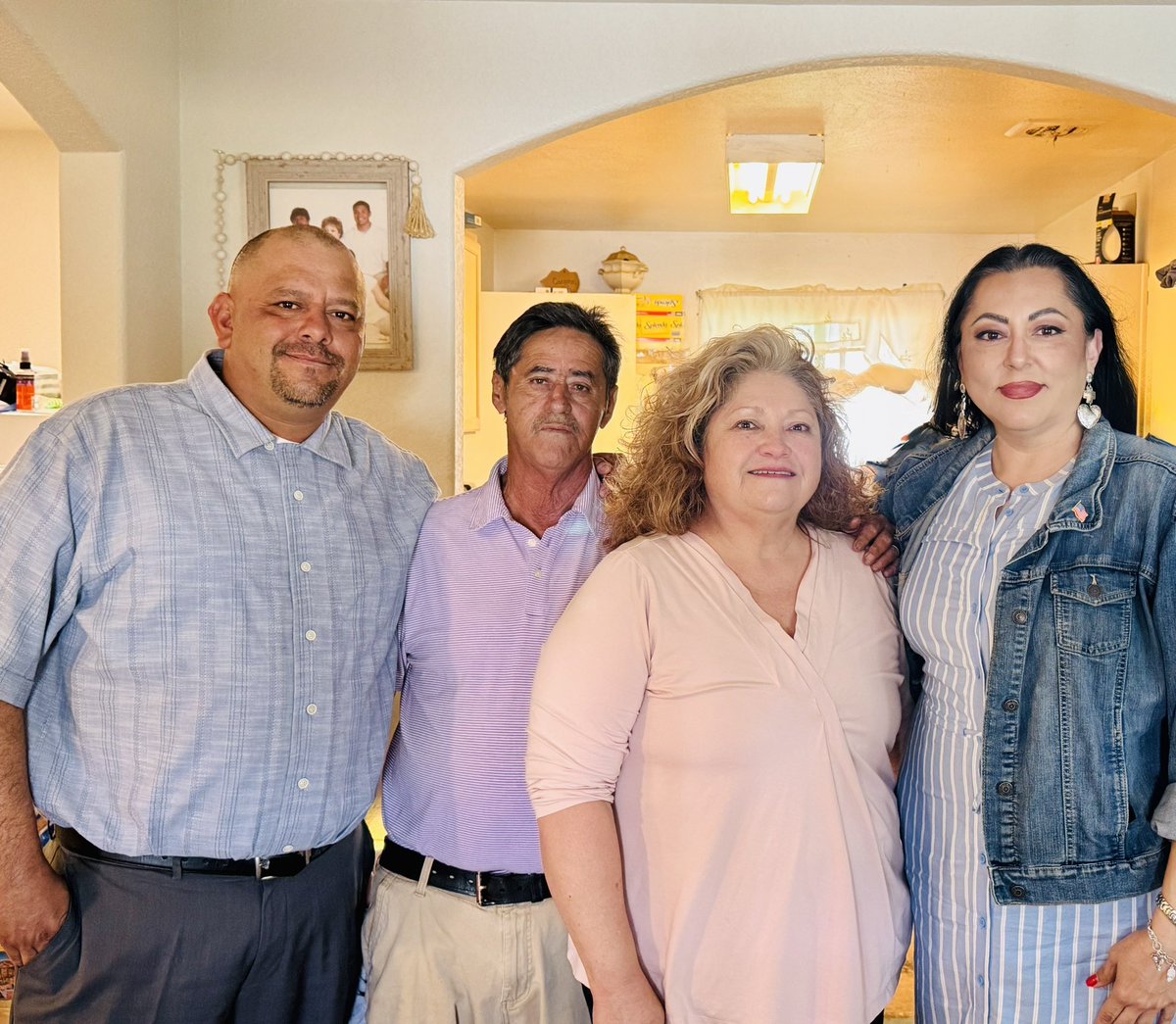 CHIPLE, CHULA Y CABRONA💛🐝 tweet media