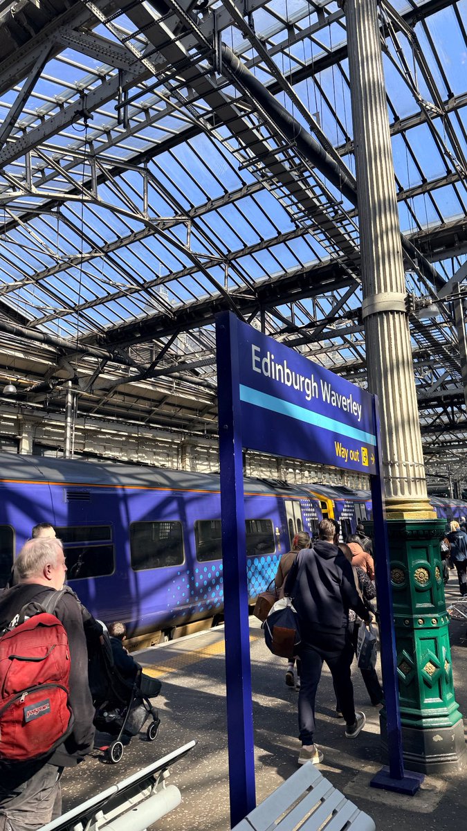 He viajado de Glasgow a Edimburgo con <a href="/ScotRail/">ScotRail</a> y oye, bastante bastante bien todo 👌🏻