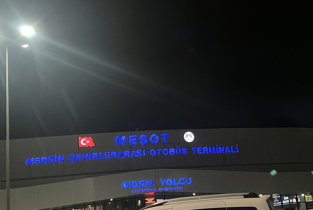 yucezeyn's tweet photo. meşot gelemeyebilirim https://t.co/IL6jGTTGs8
