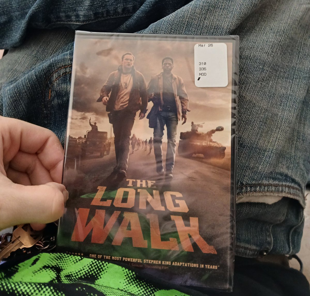 KeithPriceJr's tweet photo. Look what I bought at @Walmart today! This will be my first time seeing it! I wanted to see it when it was in the theaters but I've never got the chance to. #ILoveMovies #MovieLover #MoviesMoviesMovies #NewDVD #DVDCollector #DVDCollection #StephenKing #TheLongWalk #Walmart https://t.co/566zaQo1N6