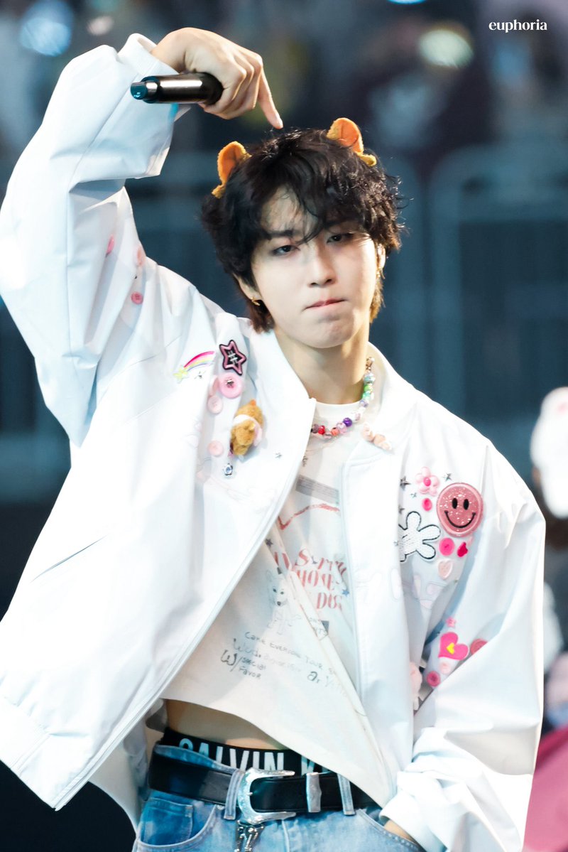 ashley 𑣲 tweet media