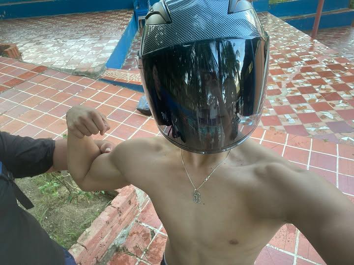 marcs_69's tweet photo. Meu capacete novo. Gostaram? https://t.co/mGrbuYJ1mt