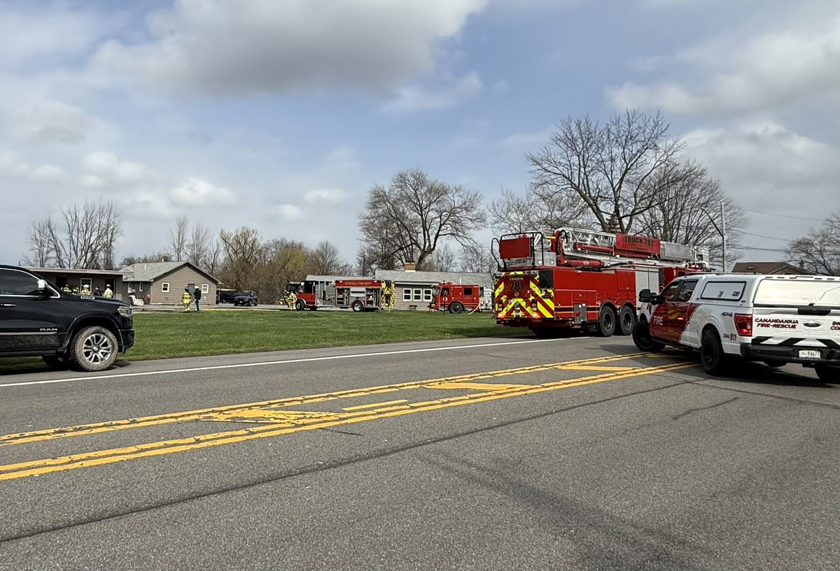 IAFF2098's tweet photo. Engine-212 Truck-281 
Mutual Aid to Hopewell

4212 ROUTE 5 AND 20, TOWN OF HOPEWELL

STRUCTURE FIRE:FIRE/SMOKE SHOWING https://t.co/gqEtXTOZBj