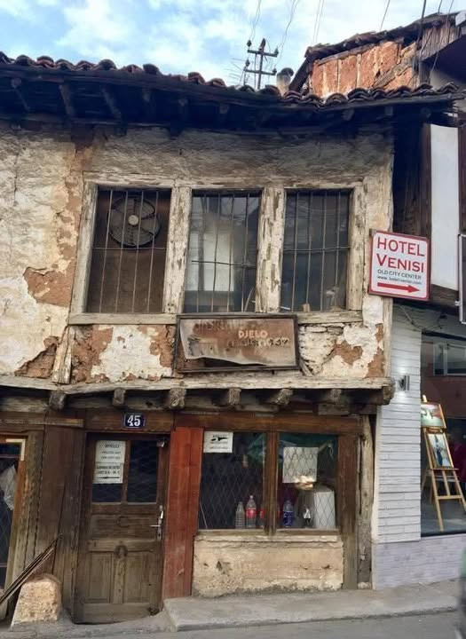 archistar tweet media