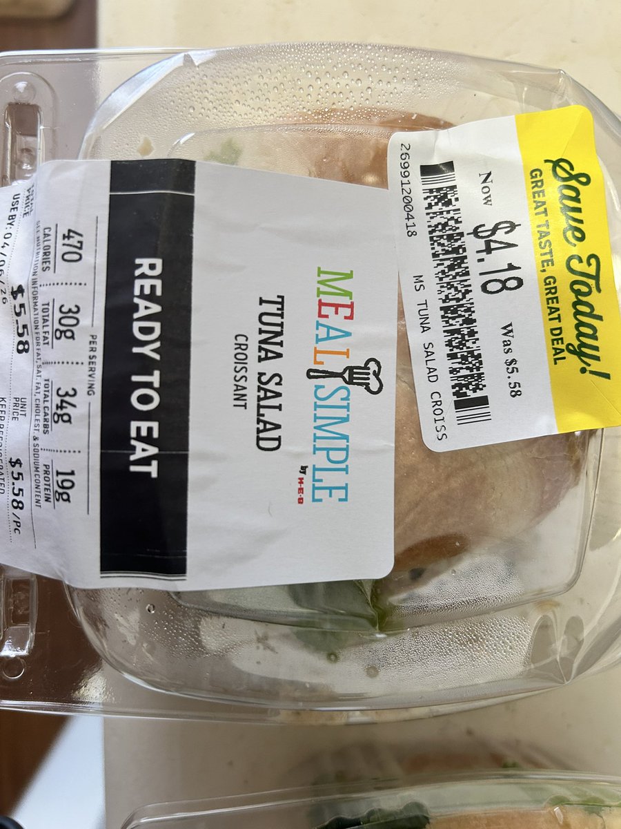 DURTYJERZEYRRAT's tweet photo. Two tuna sammiches #mealupdate โ๐ฝ https://t.co/F0rrSkW1FR