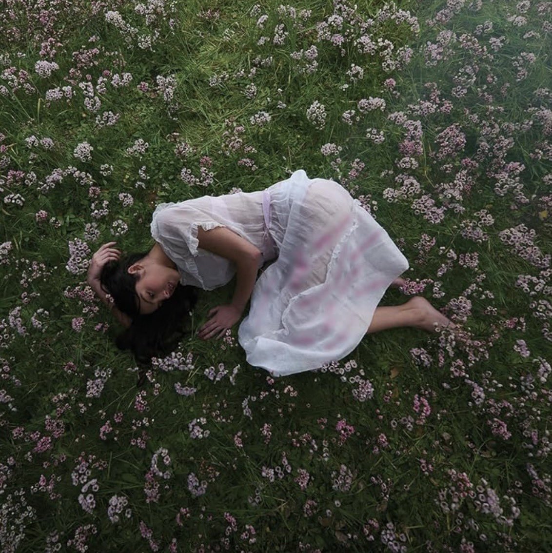 jay IS PRETTY SAD FOR A BOY SO IN LOVE🩷🎸 tweet media