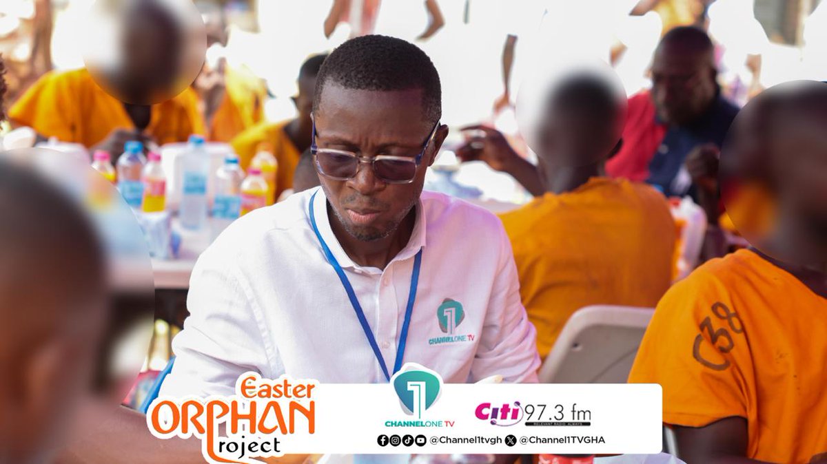 Citi973's tweet photo. Channel One TV and Citi FM management and staff share an Easter Monday meal with the inmates at the Osamkrom Camp Prison (@ghanaprisons). π
#CitiFM #ChannelOneTV #EasterOrphanProject https://t.co/Ht7R5AvA2Z
