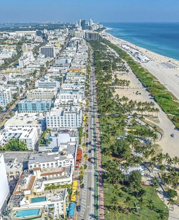 NaturalEye78321's tweet photo. 📍 Ocean Drive, Miami, USA 🇺🇸 https://t.co/SVIJGd3hmn