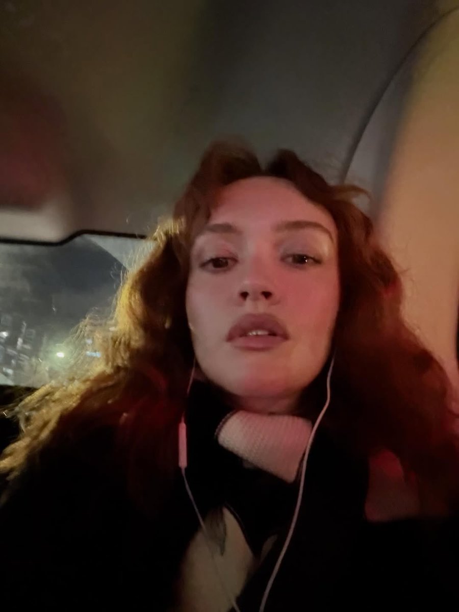 olivia cooke thinker 💭 tweet media