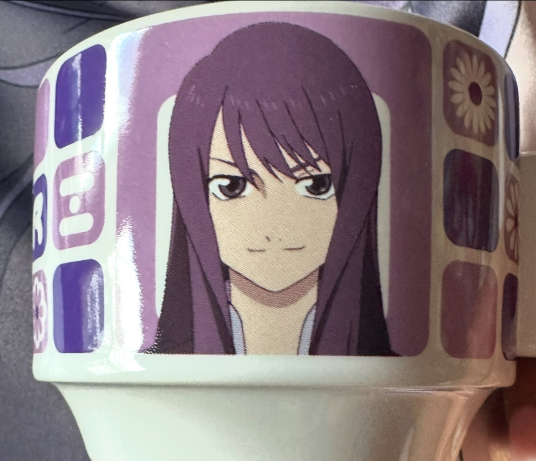 TheTalesBaddie's tweet photo. Yuri came for me! Heres my pillow case and ☕️! You wouldn’t believe what I went through to get this 📦! And it was all because the original website states it doesn’t ship cups to the US so I had to jump some hoops, & on top of that more fees. DHL? More like DH-HELL😭 #yurilowell https://t.co/crZiE15Axa