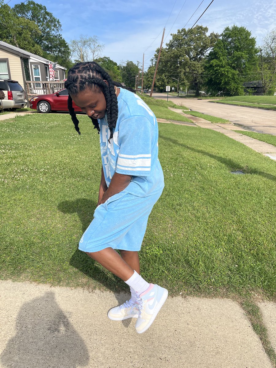 CainSmith27's tweet photo. I ain’t no crip don’t get it twisted see red 🩸 jumping out this barrel late Easter pics I hope y’all enjoyed y’all self n let them kids hav a blast https://t.co/4bdg6lw5eH