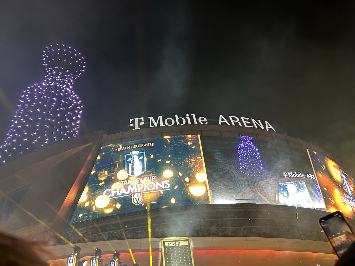 brandonk0912's tweet photo. @TMobileArena @GoldenKnights @ufc https://t.co/YS9TTrNtl3