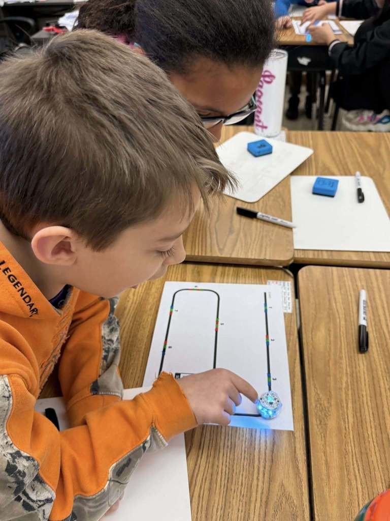 ColonialHeightsK12 tweet media