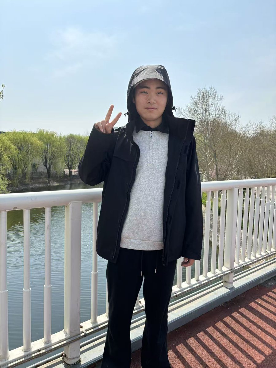 DKS130425's tweet photo. 在石家庄打工 https://t.co/IKVIvaCgrx
