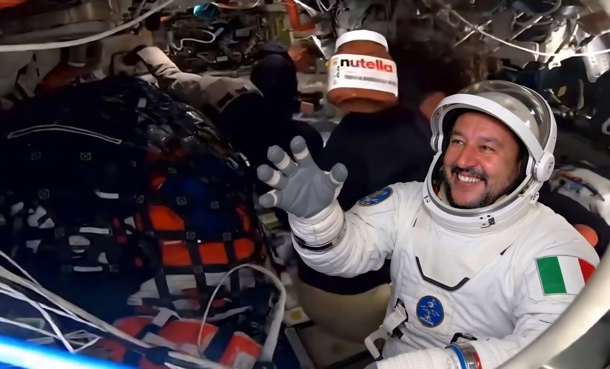 siriomerenda's tweet image. durante una diretta della missione Artemis II è apparso un barattolo di Nutella...
#ArtemisII #Artemis2 #Nutella #Luna
