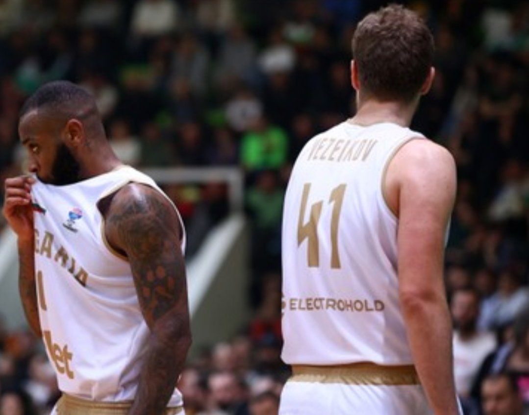 Vns🔴⚪ tweet media