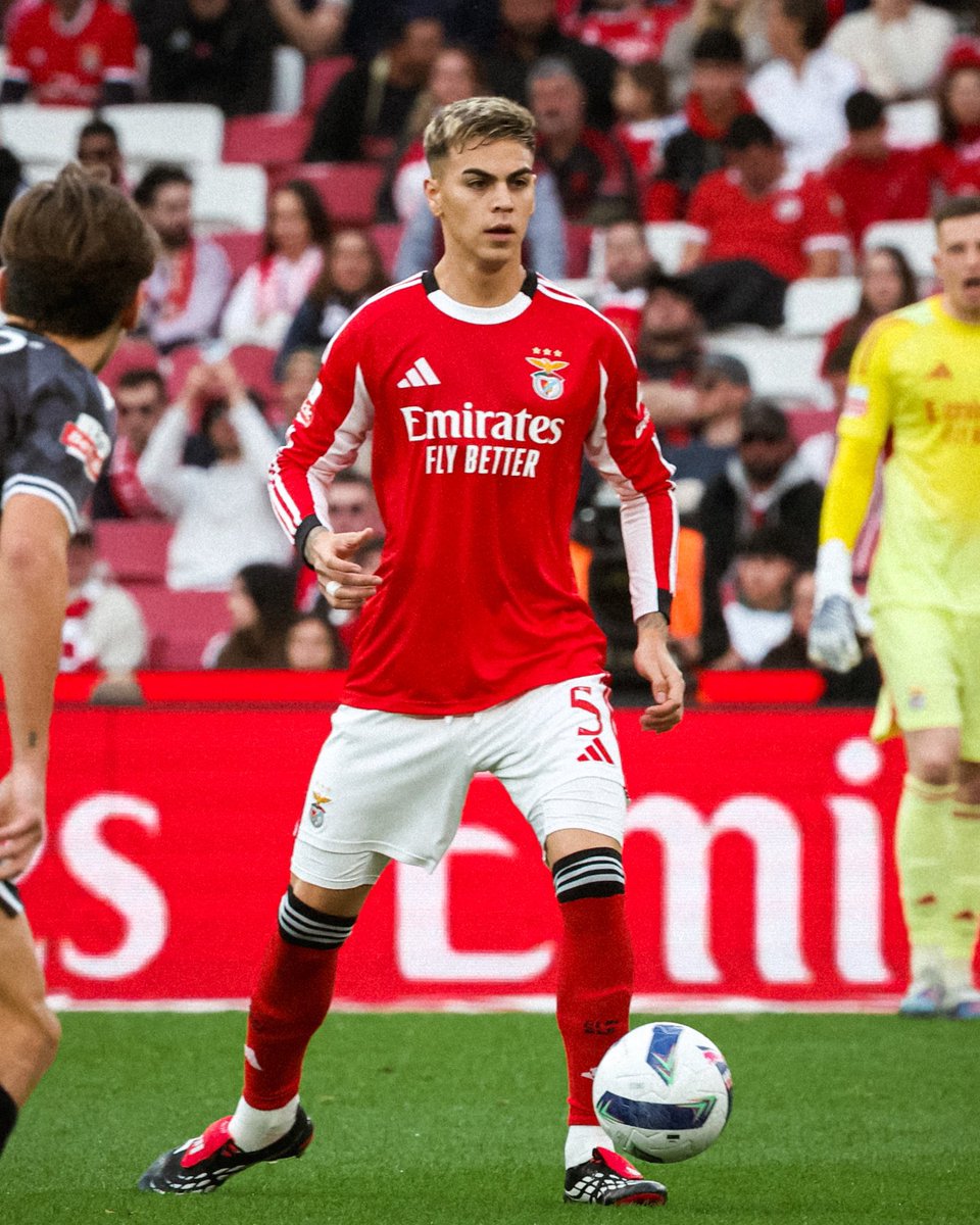 Canto do Benfica tweet media