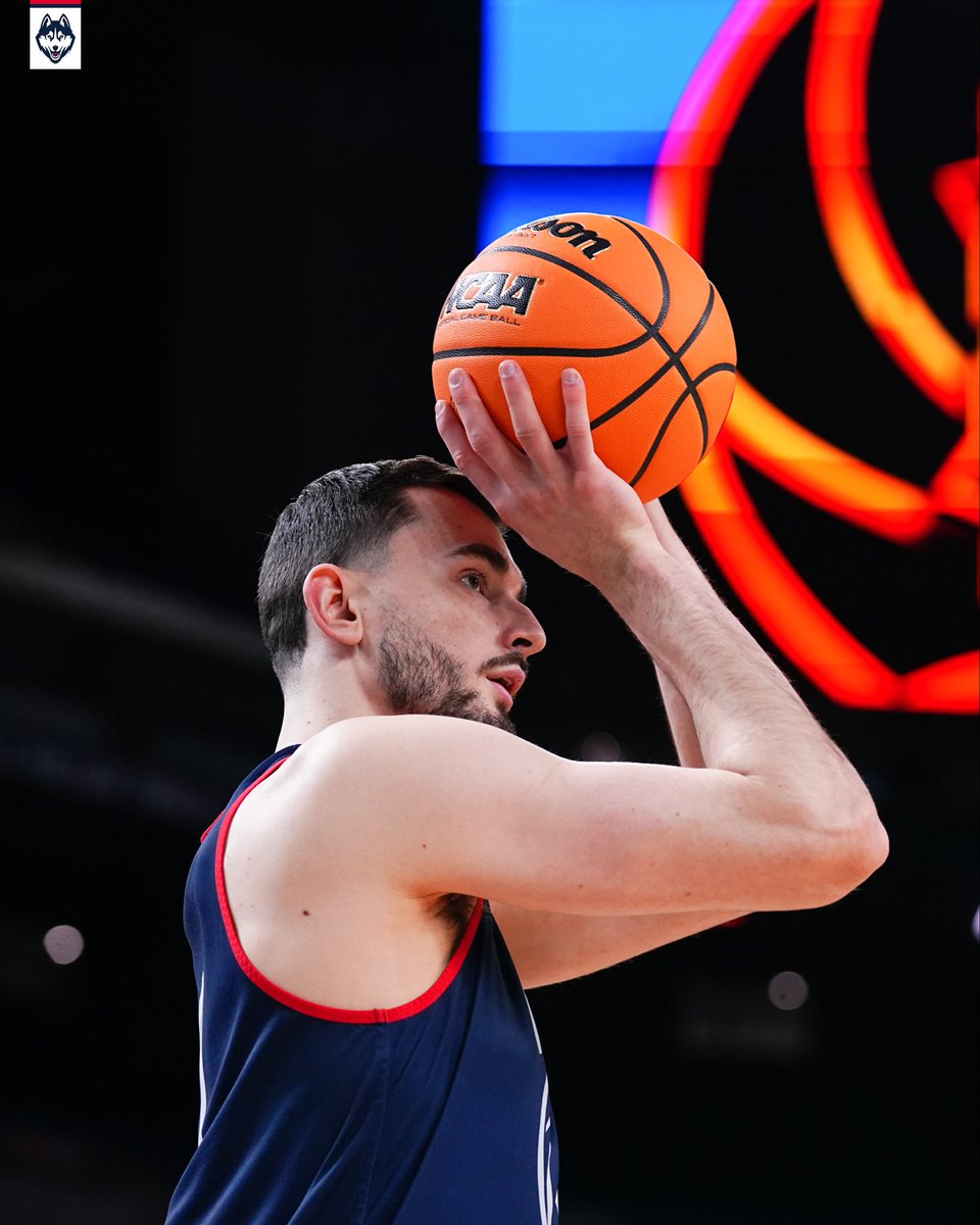 UConnMBB's tweet photo. Last gameday reps 💪

Stage is set in Indianapolis. https://t.co/17JrSmHaZo