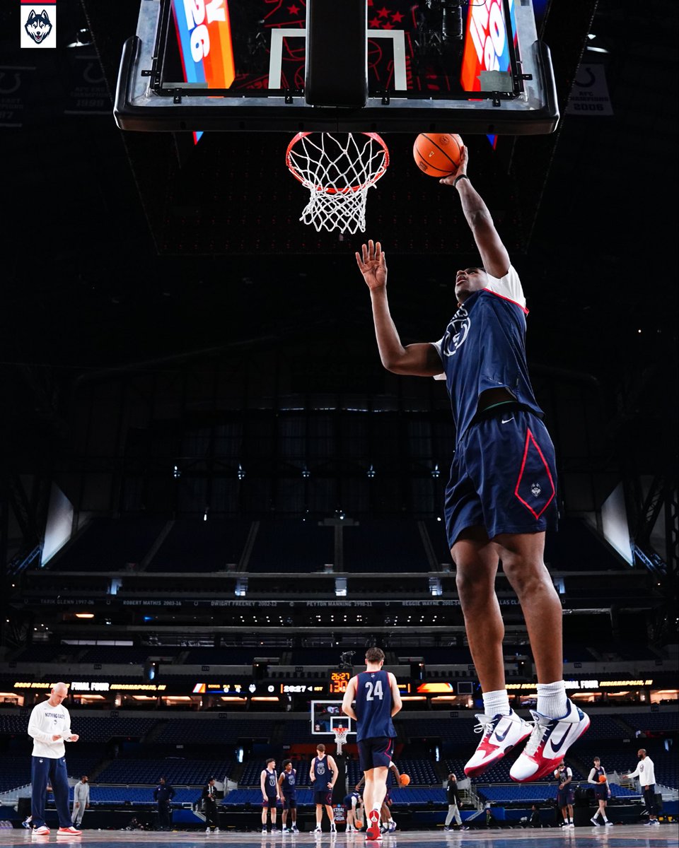 UConnMBB's tweet photo. Last gameday reps 💪

Stage is set in Indianapolis. https://t.co/17JrSmHaZo