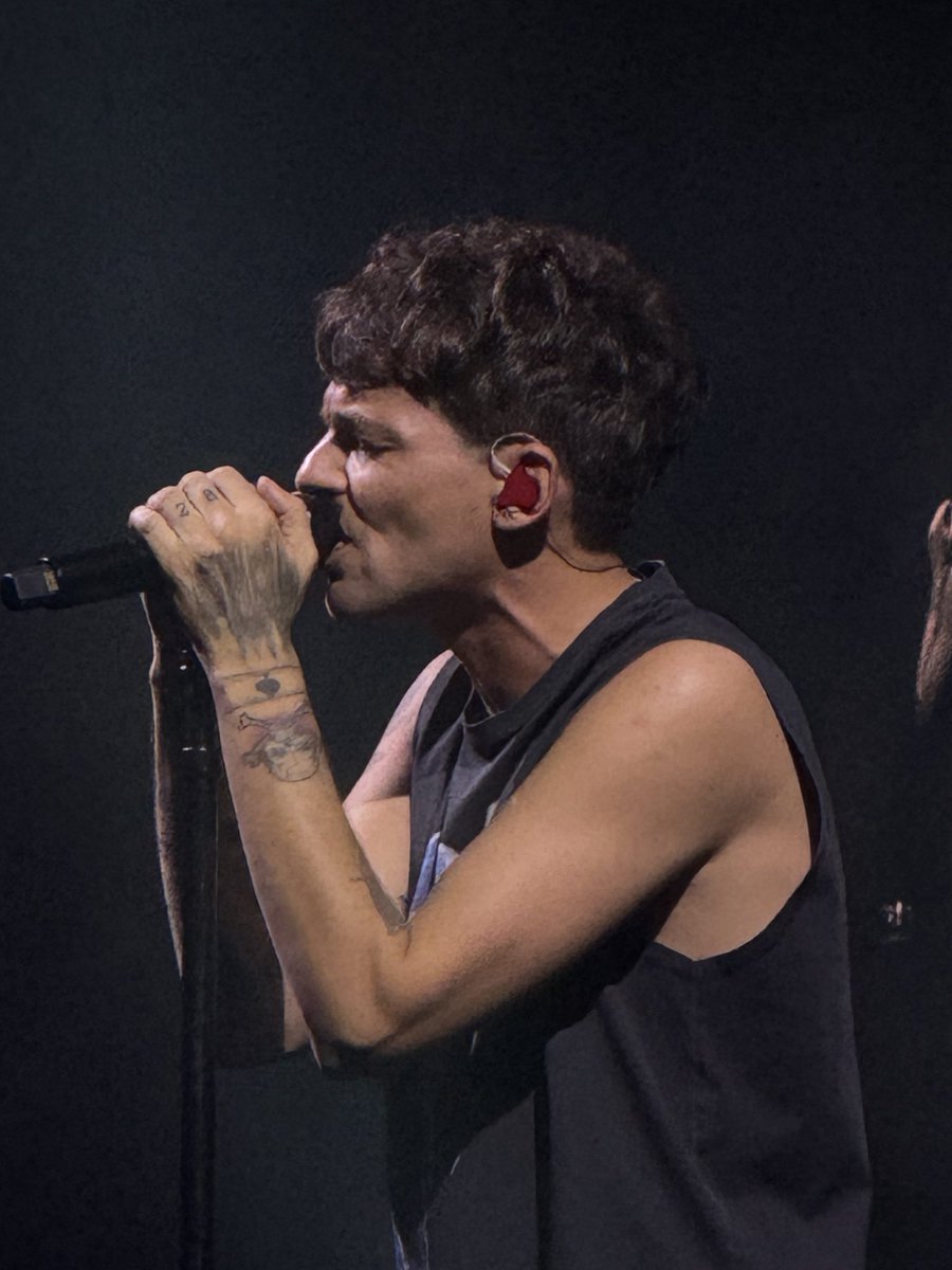 kyo ໑̣ on tour tweet media