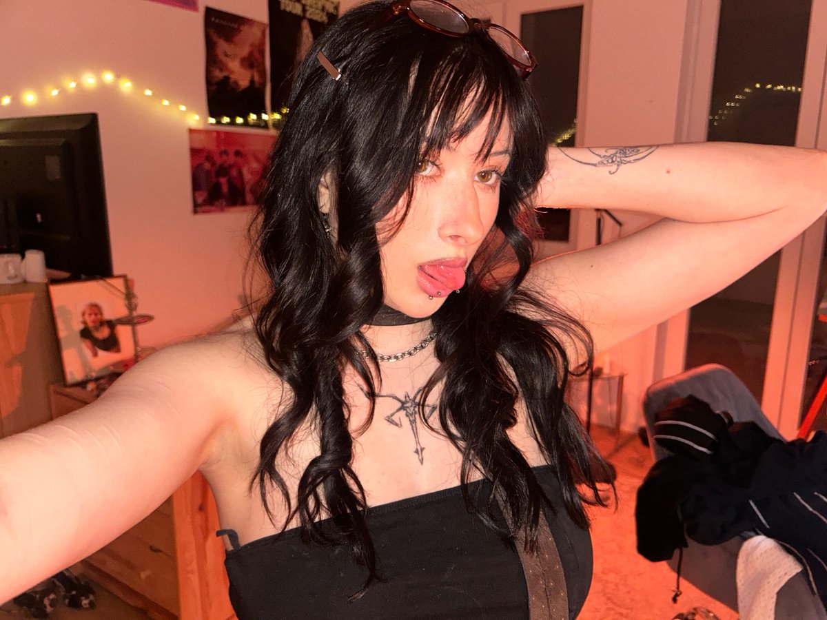 Schrödingers Arschfotze tweet media