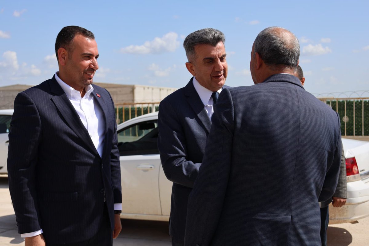 mahmutgunes_63's tweet photo. ����Harran/ Hicar Yağ, Küspe, Çırçır Fabrikası

ilbaşkanımız Sn Mehmet ilhami günbeği, il Yönetim Kurulu üyeleri,gençlik kolları başkanımız Hakan ışık ve yönetim kurulu üyelerimizle birlikte İlçemizde üretim yapan Hicar Yağ, Küspe ve Çırcır Fabrikası sahibi iş insanı Sn Halil Acar,ı ziyaret ettik.

İlgi ve alakalarından dolayı kendilerine teşekkür ederiz.
AK Parti olarak her daim üretimin, istihdamın ve yatırım hamlelerinin yanındayız.

#AKparti
#ReceptayyipErdoğan 
#Bekirbozdağ
#Ahmetbüyükgümüş
#MehmetIlhamiGünbegi
#HikmetBaşak
