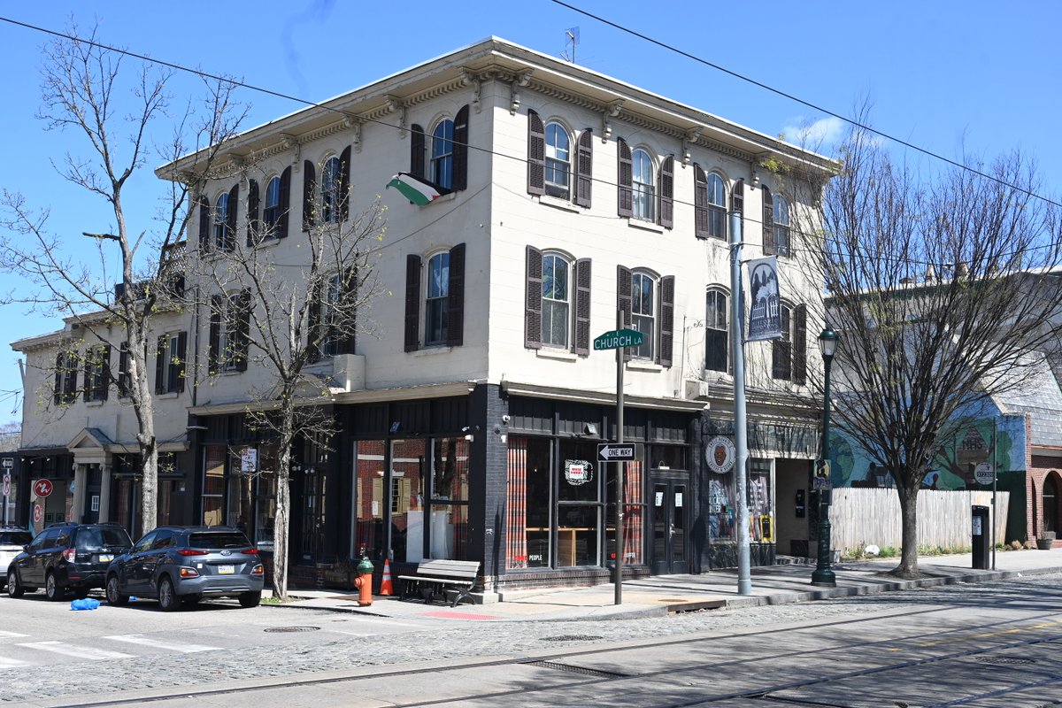 PhillyTrib's tweet photo. COMING SOON: @UncleBobbies  is moving from this location. 

Get the details in Tuesday's paper: https://t.co/6xda6MmZNl