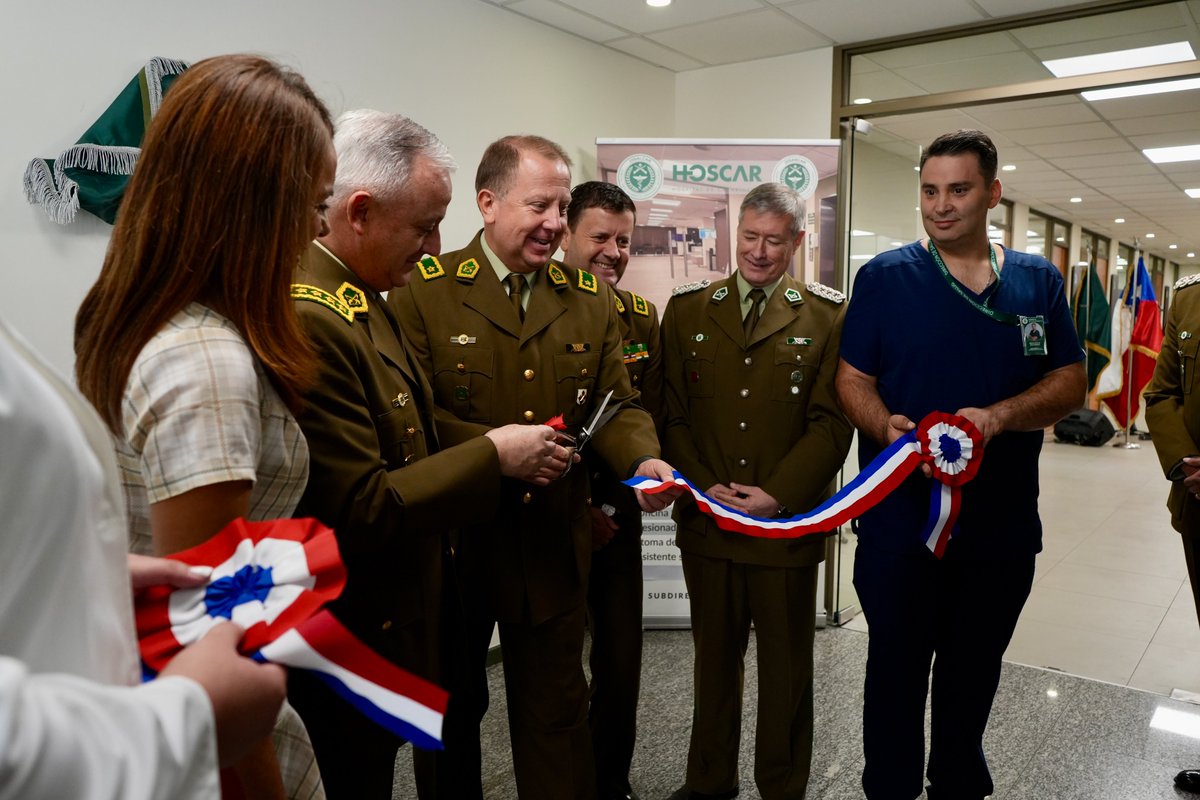carabhospital's tweet photo. General Director de Carabineros Marcelo Araya, inaugura las nuevas oficinas del Departamento Beneficios de Salud del Personal en #DISALCAR
Las nuevas instalaciones serán un espacio para la atención de los usuarios del sistema de salud institucional. https://t.co/l31bgAjWaS