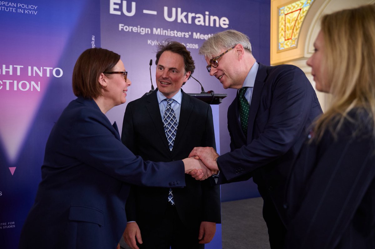 Glad to inaugurate the European Policy Institute (EPIK) in Kyiv together with <a href="/KubiliusA/">Andrius Kubilius</a>. EPIK will provide fresh takes and policy recommendations on Ukraine's EU reforms and regional security. Supporting Ukraine's EU accession is an investment in peace 🇺🇦🇪🇺