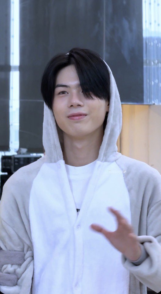 | aeam | tweet media