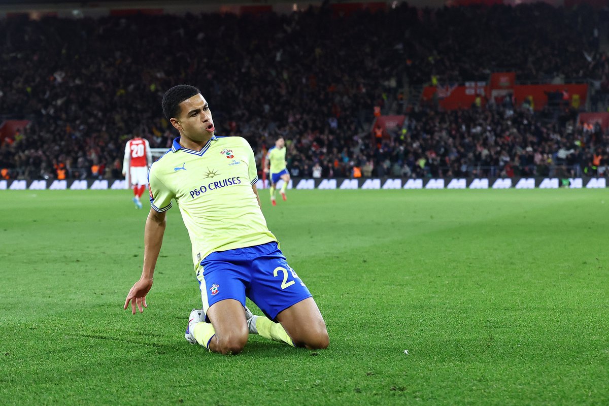 L1minus10's tweet photo. League 1 Minus 10: FA Cup 6th Round - Southampton 2 Arsenal 1.  Rps appreciated

#saintsfc through to Wembley.  Featuring Scotland's 5th Choice Striker, Winning the sub war, technical areas and Benny Blanco Having a mare.

https://t.co/NpfLG8O0Ql https://t.co/4m7dVv7vjl