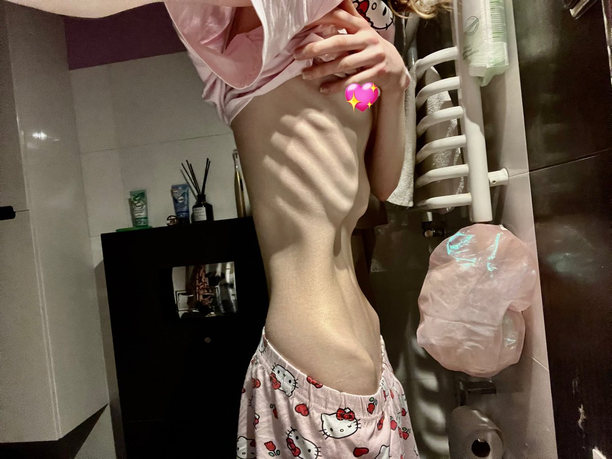 via ୨♡︎୧ ❄️🧁 tweet media