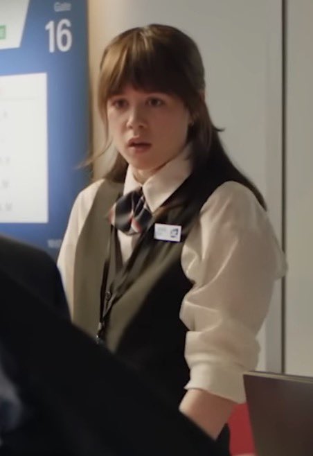 Jane STUNS as Shrieking Airline Employee in new uploaded cut sketch!