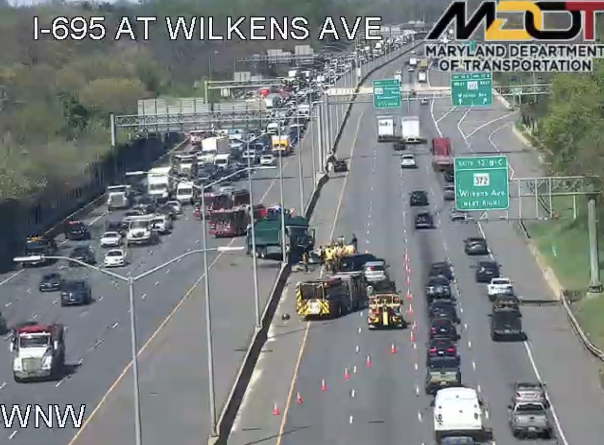 TonyWBALTraffic's tweet photo. Traffic Alert 🚨 Multiple vehicle crash on the beltway just past Wilkens Ave blocks two left lanes in BOTH directions. Delays are extensive. @wbalradio @98rock #wbaltraffic #mdtraffic #Arbutus https://t.co/kQi7y4D0b8