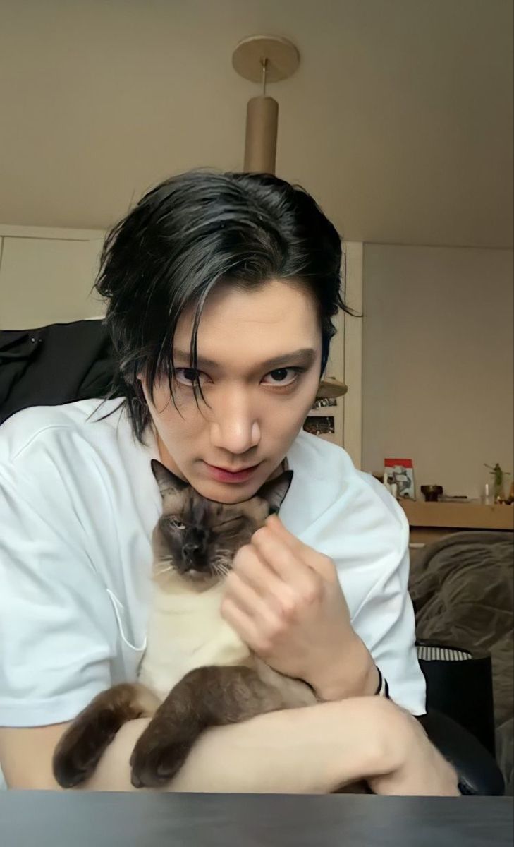 Y1nGD🫶🏼✨🐱💜SO10² TEN STUNNER tweet media