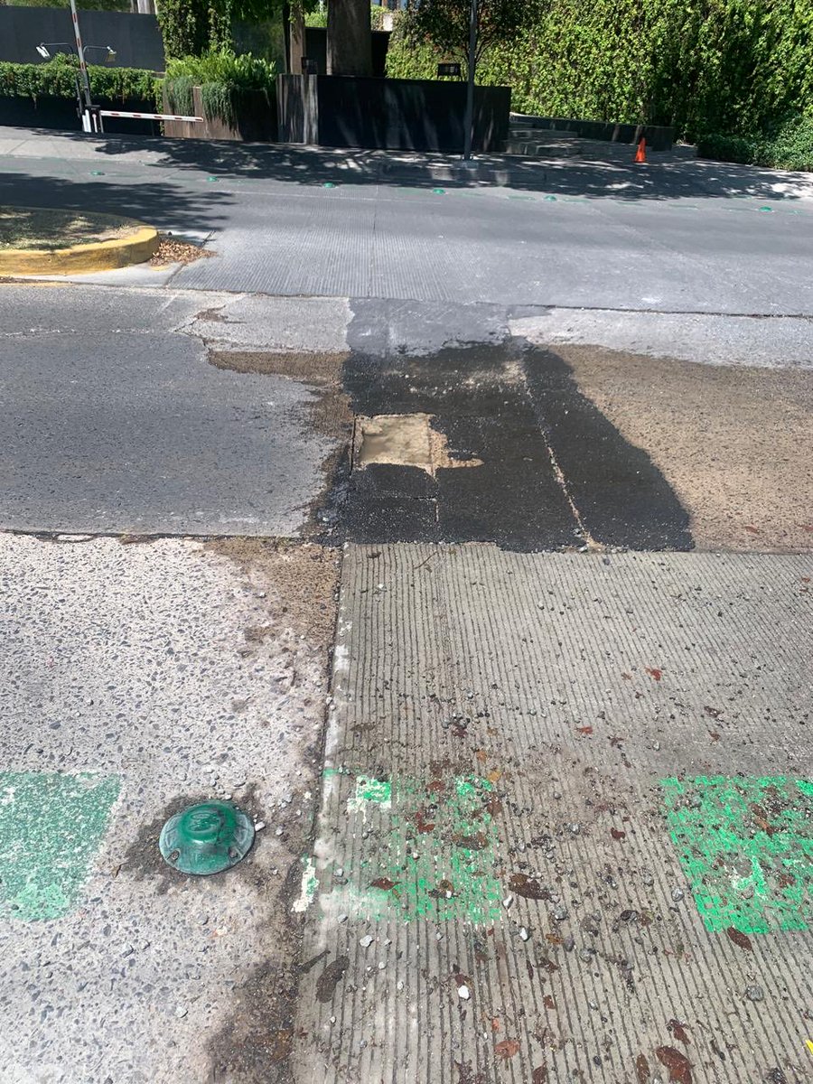 saidmalacon's tweet photo. @siapagdl tiene más de una semana una fuga de agua sobre Av Yaquis entre Jesús García y Alcamo @IsmaelJauregu11 @PabloLemusN https://t.co/gF304QfLNh