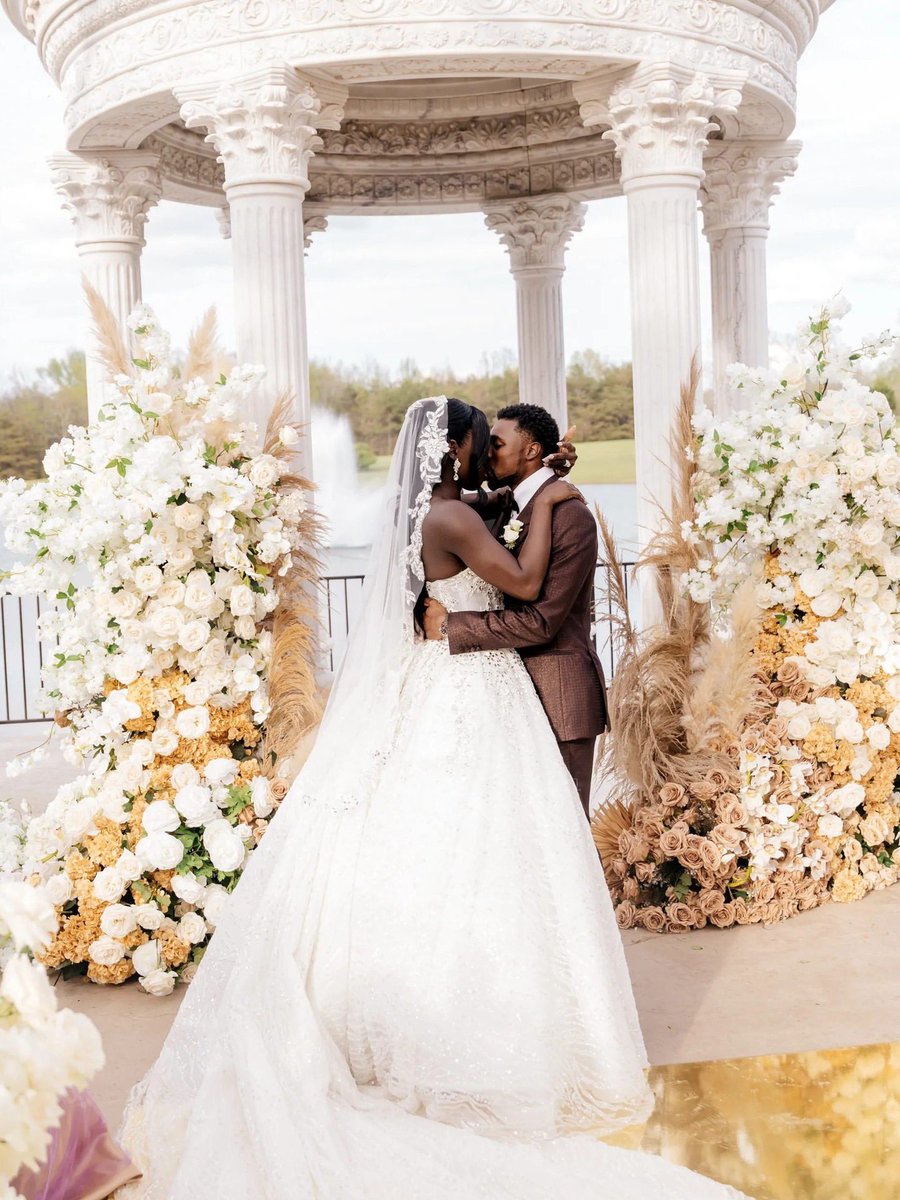 Tropixsofficial's tweet photo. Noah Lyles and Junelle Bromfield have officially said “I do.”

The couple tied the knot on April 4, 2026, in Georgia after a love story that started with a DM back in 2018. Their wedding also paid tribute to both of their backgrounds, blending American and Jamaican traditions for the big day.

Big congratulations to the newlyweds. Drop a ❤️ to wish Noah and Junelle well. 

Media: @vogueweddings @stanlophotography