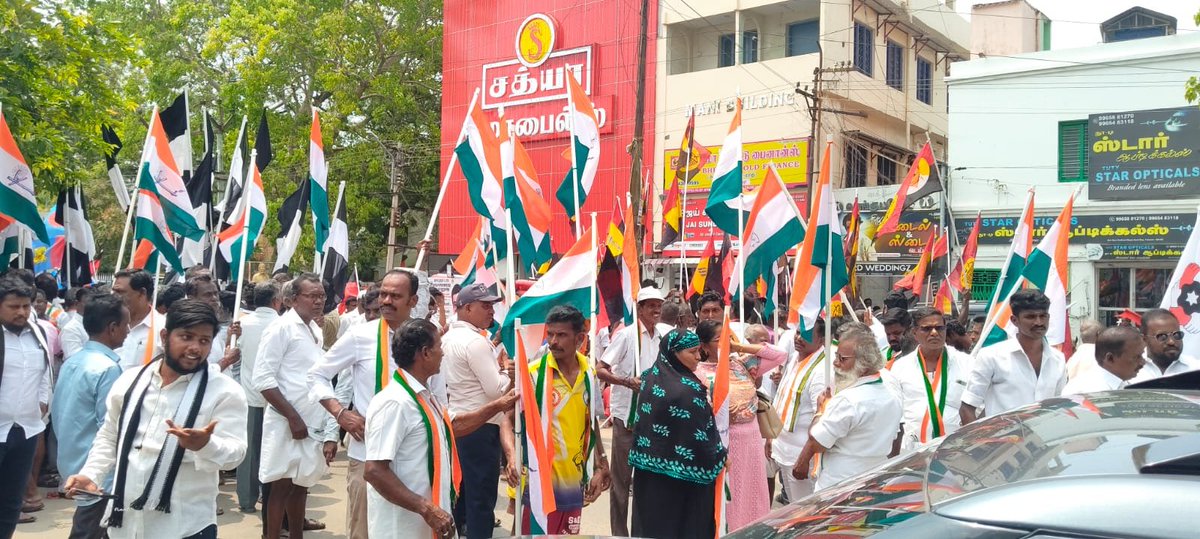Sachinasir44's tweet photo. 💥 தூத்துக்குடி எப்போதும் காங்கிரஸ் திமுக தான் 💥
அக்கா கீதா ஜீவன்  
அவர்களுக்கு காங்கிரஸ் &amp;கூட்டணி படைகளுடன் வேட்புமனு தாக்கல் 

#CongressWorks #dmk_2026 #DMKCampaign #News @alagar_raghavan @Anti_CAA_23 @DrJayanThiyagu @Nabilpolitical @cavi21046624 @KannappanPaari https://t.co/z3w1ow0fg1