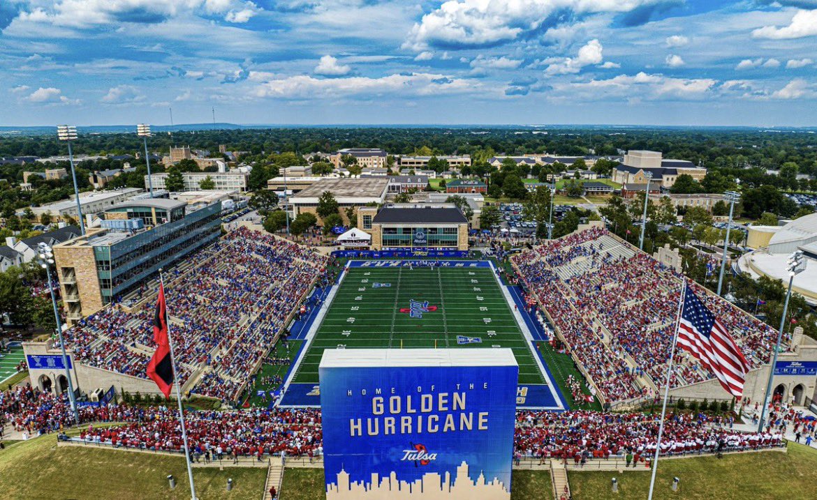 PhilipLoadholt's tweet photo. I’m staying home to be at Chapman stadium tmr!! @TulsaFootball @CoachTreLamb9 @jscelfo66 @CarsenHageman @samspiegs @RecruitBAFBall @THillBAFootball @Levya73 @TheCoachJoShow 

#reigncane🌀 https://t.co/kYAdZ3A4WD