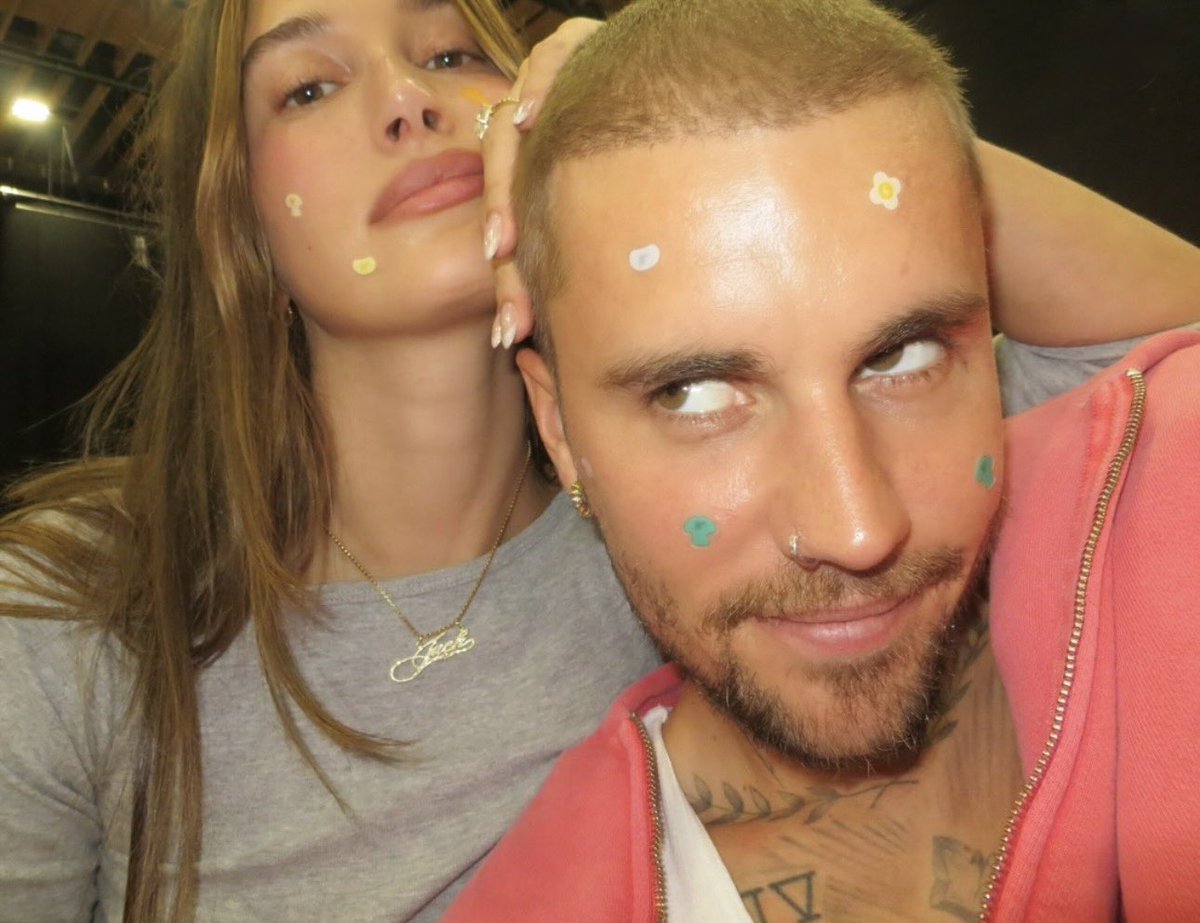 JAILEYSWRLD's tweet image. JUSTIN AND HAILEY BIEBER FOR RHODE