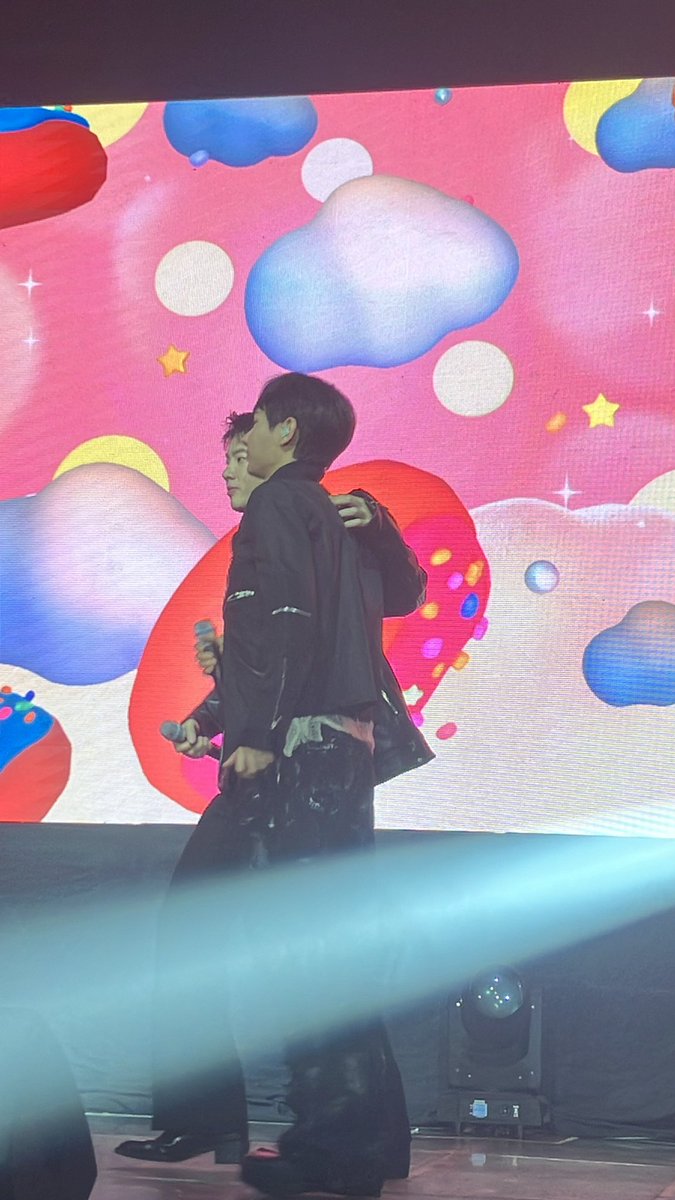 Ilive4rYaoiiii's tweet photo. I literally can’t sleep. A lot of #OffGun things are bugging me. Oh well, at the end of the day, we are here for u guys but please, assess your career as a couple and as an individual artist. You have us - #Babiis 💚 Whatever will be your decision, we will fully support! We luv u https://t.co/OfNBvqAg4k